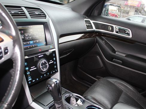 Used 2012 Ford Explorer Limited image 16