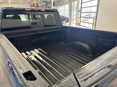 Used 2025 GMC Sierra 1500 Denali w/ Technology Package AWD/4WD image 12