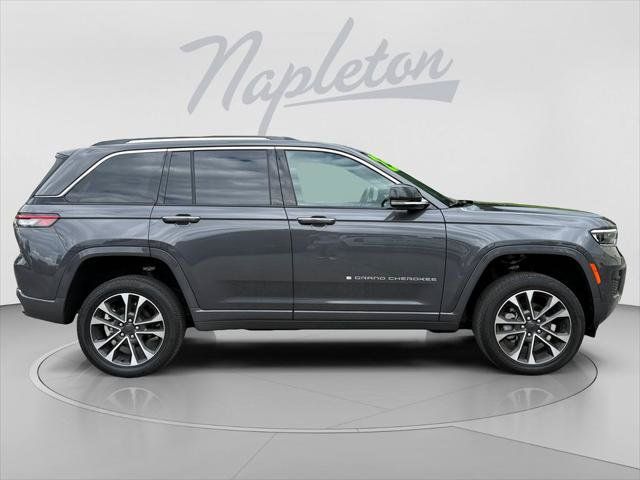 Certified 2023 Jeep Grand Cherokee Overland w/ Luxury Tech Group IV AWD/4WD image 7