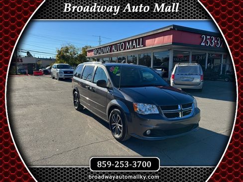 Used 2017 Dodge Grand Caravan SXT FWD image 1