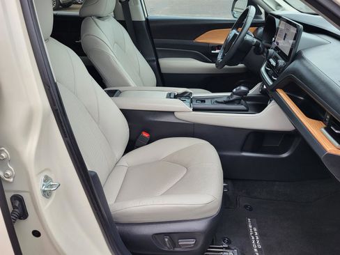 Used 2024 Toyota Grand Highlander FWD image 10