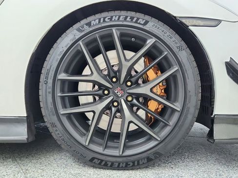 Used 2017 Nissan GT-R Premium w/ Premium Interior Package image 51