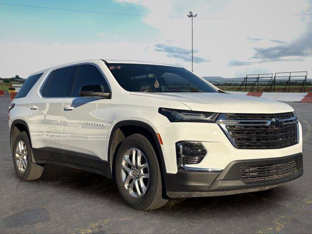 Used 2023 Chevrolet Traverse LS FWD image 2