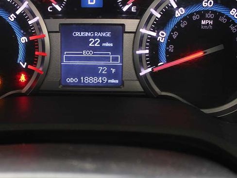 Used 2016 Toyota 4Runner SR5 AWD/4WD image 9