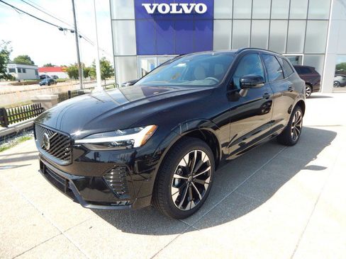 New 2026 Volvo XC60 B5 Plus w/ Climate Package image 2
