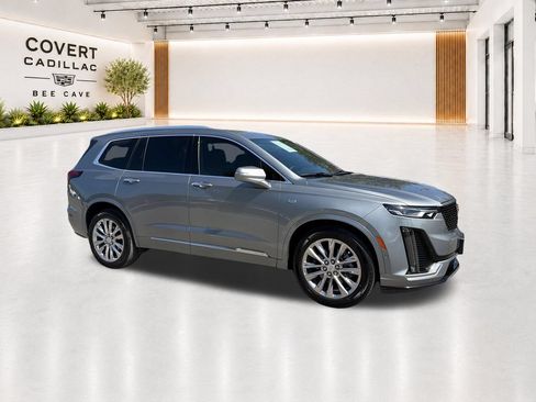Used 2023 Cadillac XT6 Premium Luxury w/ Technology Package FWD image 17