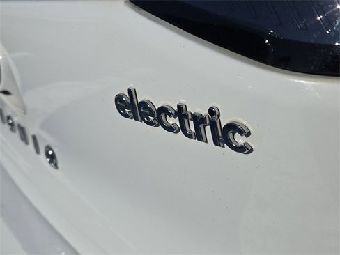 Used 2020 Hyundai Ioniq Limited image 32