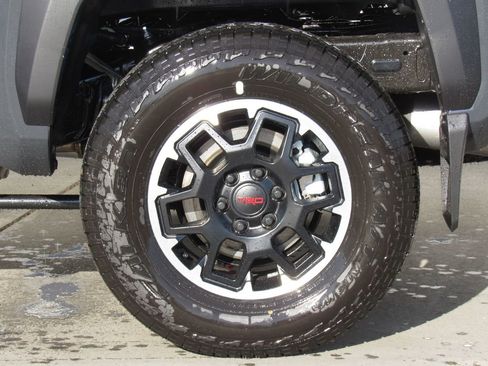 New 2026 Toyota Tacoma TRD Off-Road AWD/4WD image 39