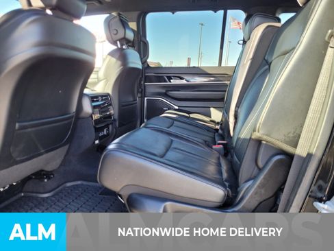 Used 2023 Jeep Wagoneer 4WD w/ Premium Group I image 5