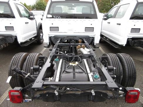 New 2024 Ford F450 XL image 3