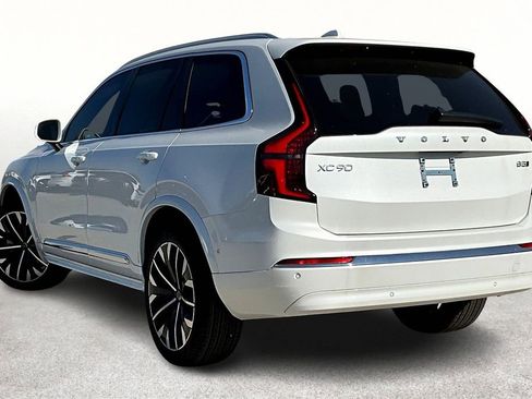 New 2025 Volvo XC90 B5 Plus image 5