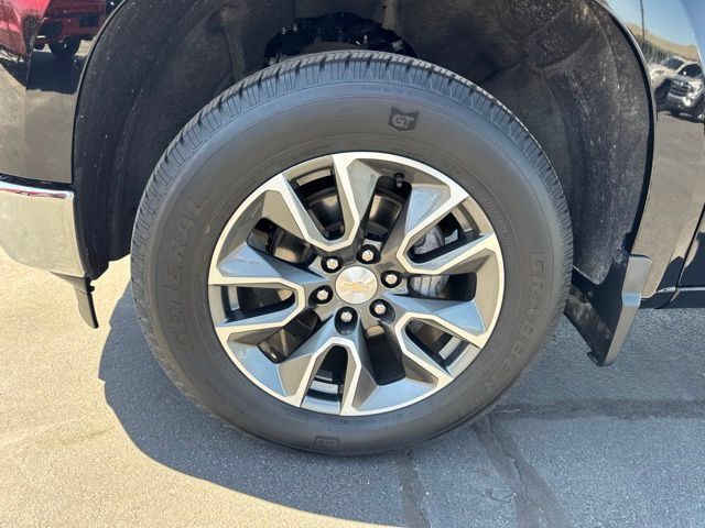 Used 2024 Chevrolet Silverado 1500 LT AWD/4WD image 23