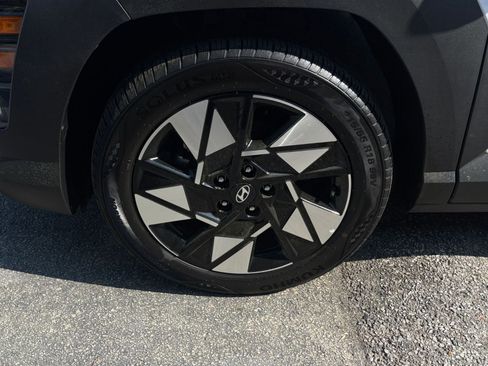 Used 2025 Hyundai Kona SEL image 36