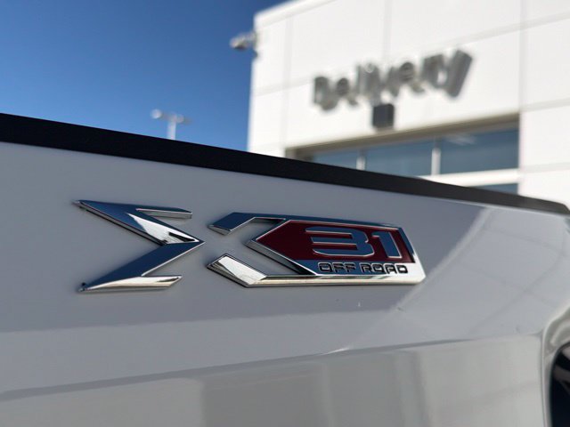 Used 2022 GMC Sierra 1500 SLT w/ SLT Premium Plus Package AWD/4WD image 12
