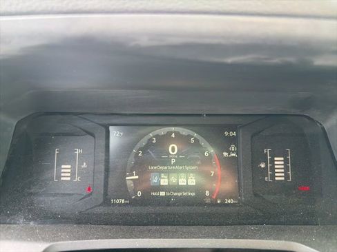 Used 2024 Toyota Tacoma SR5 AWD/4WD image 7