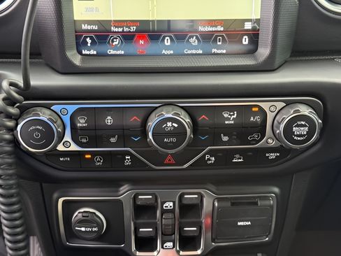Used 2020 Jeep Gladiator Rubicon AWD/4WD image 25