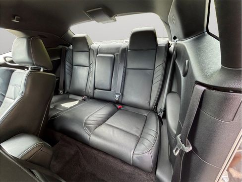 Used 2015 Dodge Challenger SRT Hellcat RWD image 38