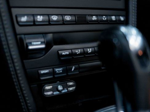 Used 2011 Porsche 911 Turbo S image 65