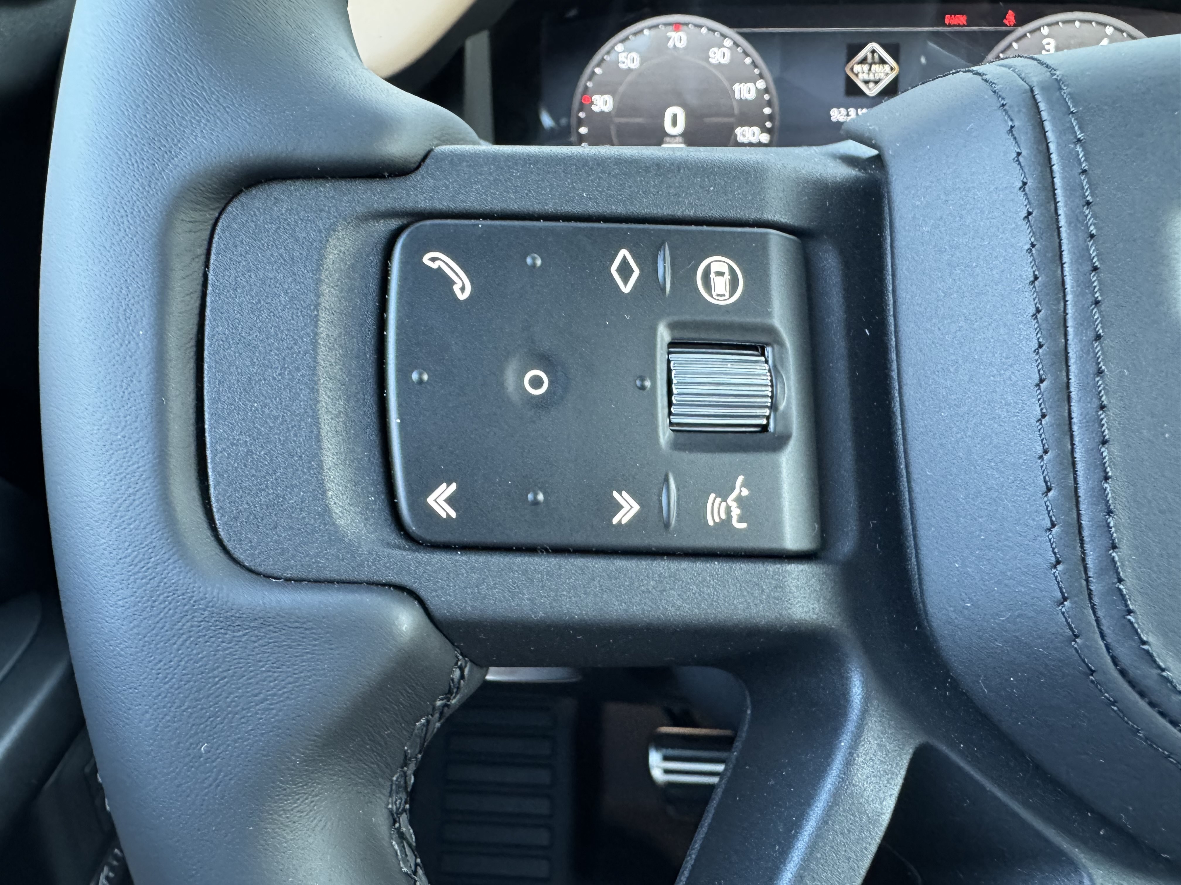 New 2026 Land Rover Defender 130 V8 AWD/4WD image 17