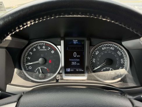 Certified 2023 Toyota Tacoma Limited AWD/4WD image 12