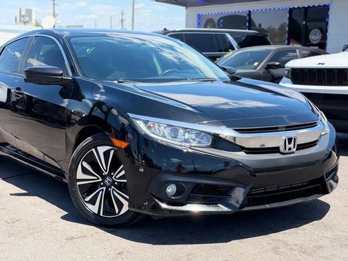 Used 2018 Honda Civic EX-T image 3