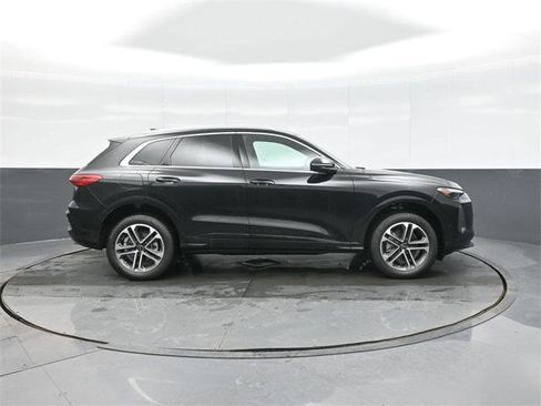 New 2025 Audi Q5 Premium image 8