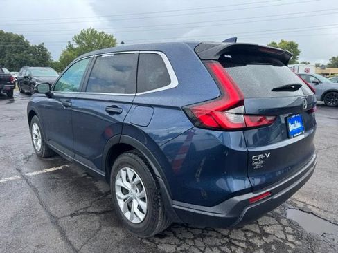 Used 2025 Honda CR-V LX image 4