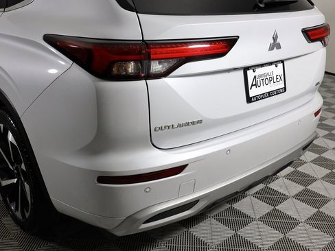 Used 2022 Mitsubishi Outlander SEL image 50