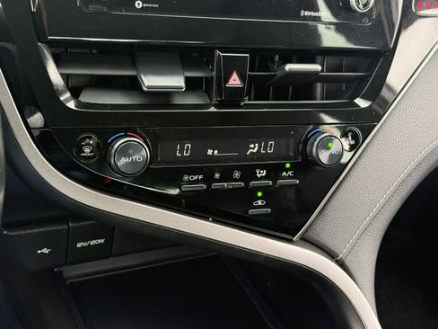 Used 2024 Toyota Camry SE image 29