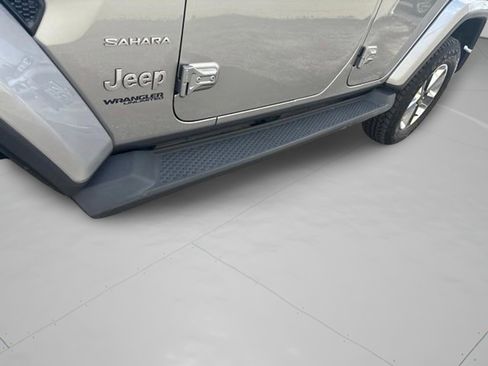 Used 2021 Jeep Wrangler Unlimited Sahara AWD/4WD image 22