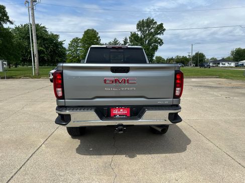 Used 2025 GMC Sierra 2500 SLE w/ SLE Value Package; AWD/4WD image 4