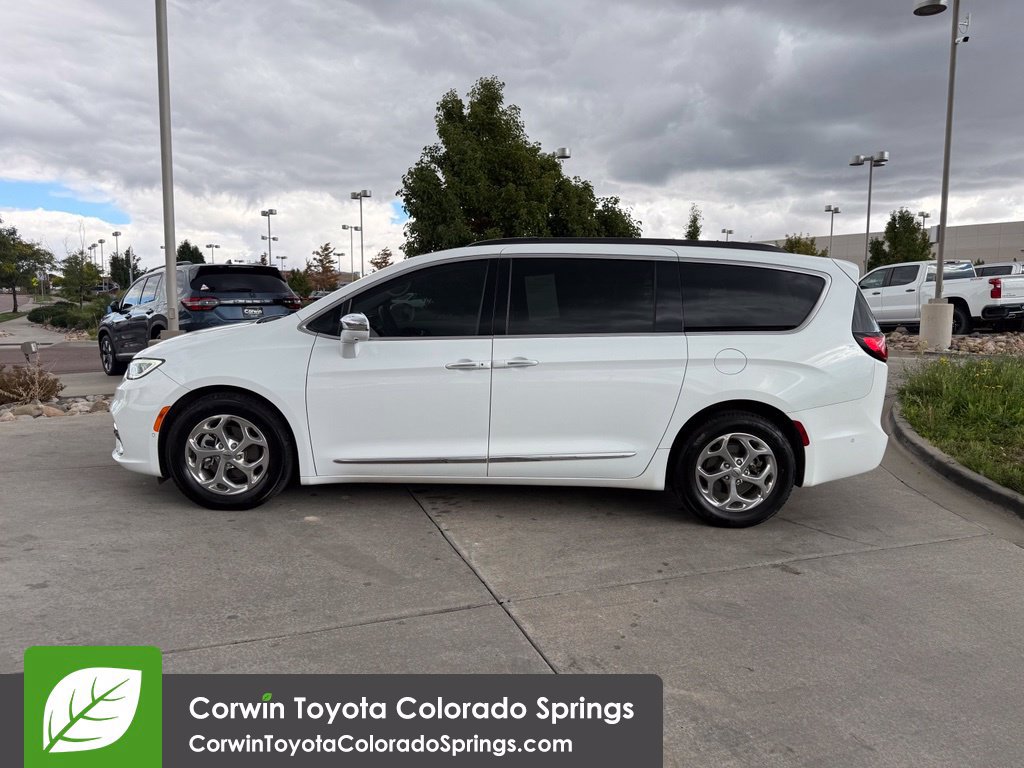 Used 2022 Chrysler Pacifica Limited FWD image 4