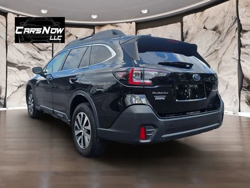 Used 2022 Subaru Outback Premium image 4