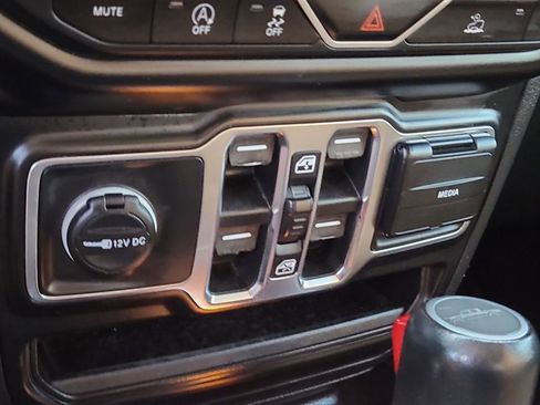 Certified 2021 Jeep Gladiator Overland w/ Popular Equipment Package image 24