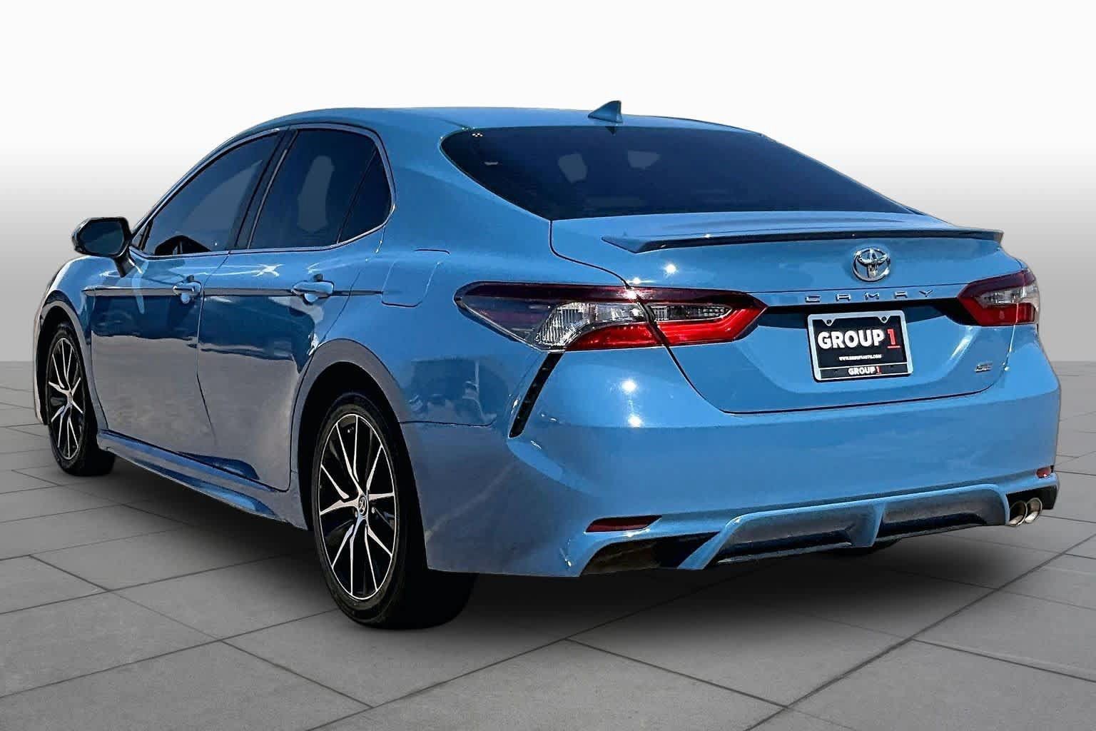 Used 2023 Toyota Camry SE FWD image 12