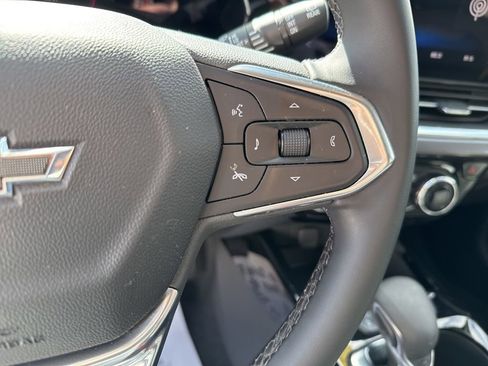 Used 2024 Chevrolet Trax ACTIV w/ Driver Confidence Package image 17
