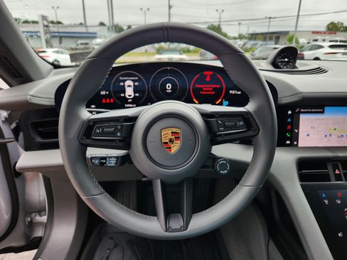 Used 2023 Porsche Taycan 4S image 19