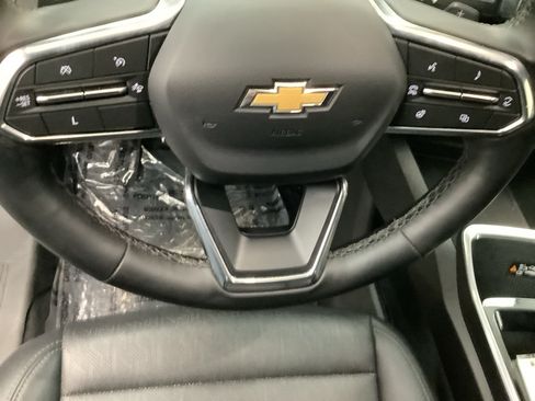 Used 2025 Chevrolet Equinox LT w/ Convenience Package II FWD image 14