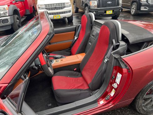 Used 2006 MAZDA MX-5 Miata Grand Touring w/ Premium Pkg image 11