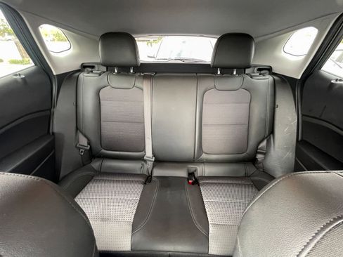 Used 2025 Chevrolet Trax LT w/ LT Convenience Package image 38