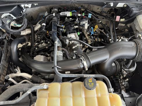 Used 2020 Ford F150 XL w/ Equipment Group 101A Mid AWD/4WD image 9