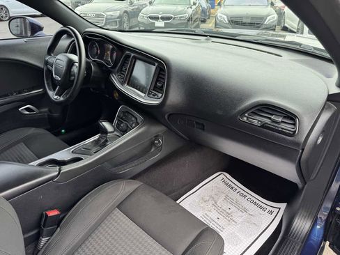 Used 2017 Dodge Challenger SXT image 25