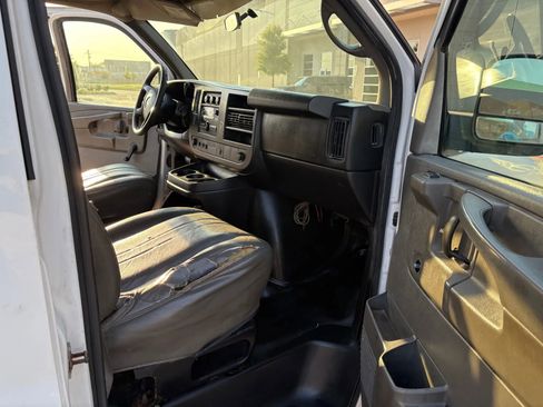 Used 2014 Chevrolet Express 1500 AWD image 13