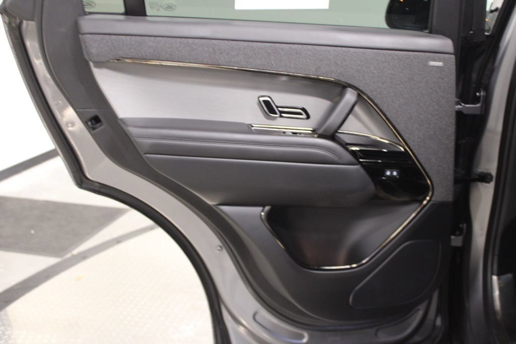 Used 2024 Land Rover Range Rover Sport Dynamic SE AWD/4WD image 37
