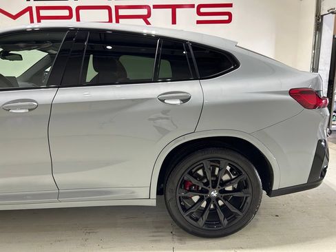 Used 2024 BMW X4 xDrive30i AWD/4WD image 4