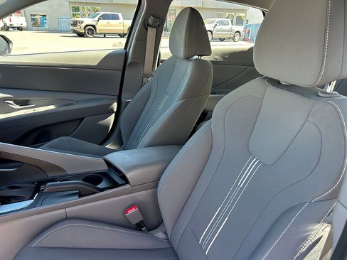 Used 2021 Hyundai Elantra SEL FWD image 10