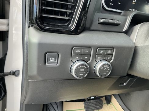 New 2026 GMC Sierra 2500 AT4 w/ AT4 Premium Plus Package AWD/4WD image 18