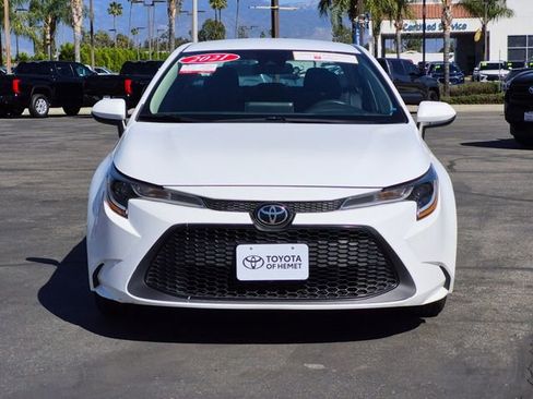 Used 2021 Toyota Corolla LE image 2