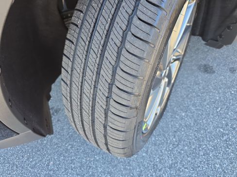 New 2026 Lincoln Corsair Premiere image 32