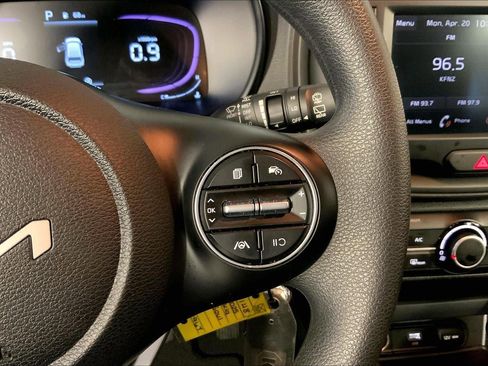 Certified 2025 Kia Soul LX FWD image 19